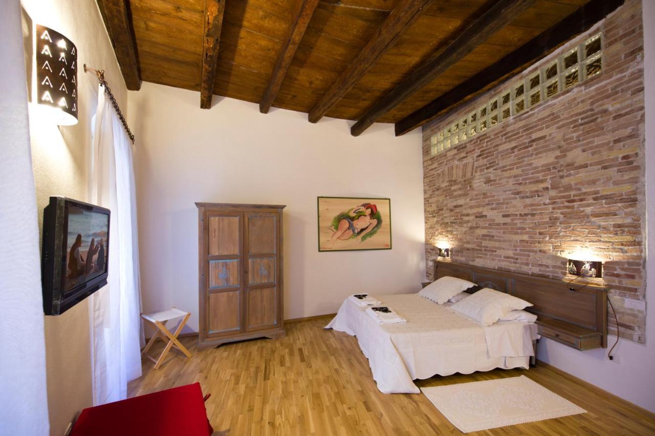 Castelletto Suites Cagliari Kamer foto